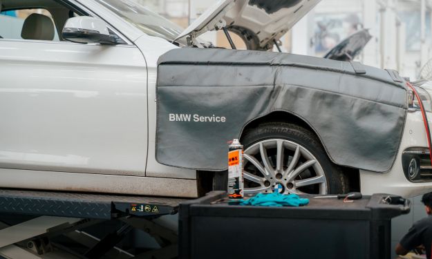 BMW Service center in Lalbaug, Mumbai