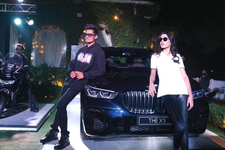 BMW Group Fashion Evening Scene With BMW X5