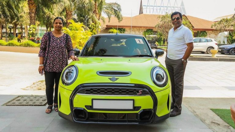 MINI City Drive Event Celebration - MINI Infinity Cars