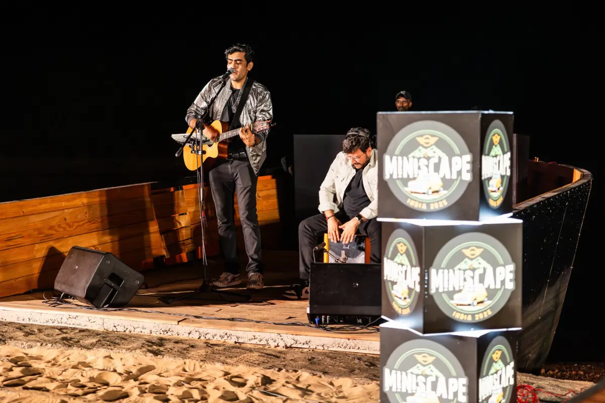 MINISCAPE 2.0 Celebration - MINI Infinity Cars