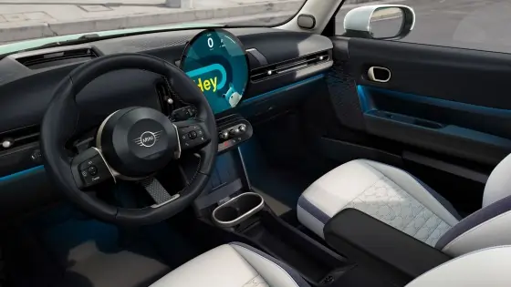 MINI Countryman Head-Up Display and dashboard layout