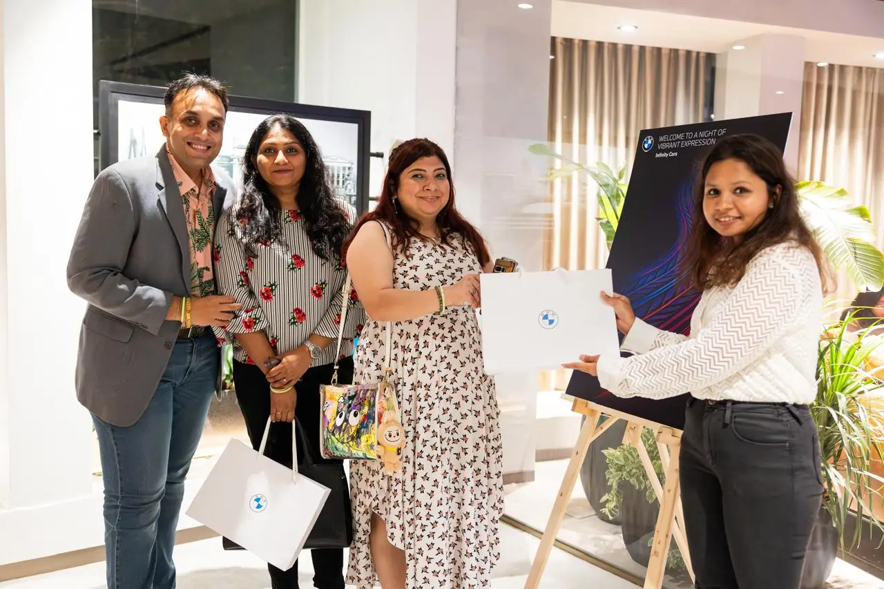 Neon Fluid Art - BMW Infinity Cars