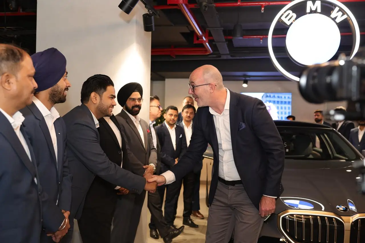 Retail.NEXT in Delhi NCR - BMW Infinity Cars