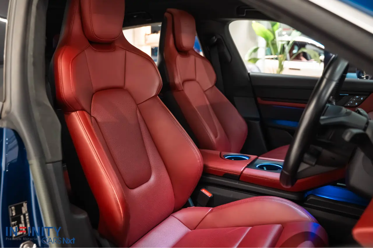 Buy used Porsche Taycan Cross Turismo - Interior