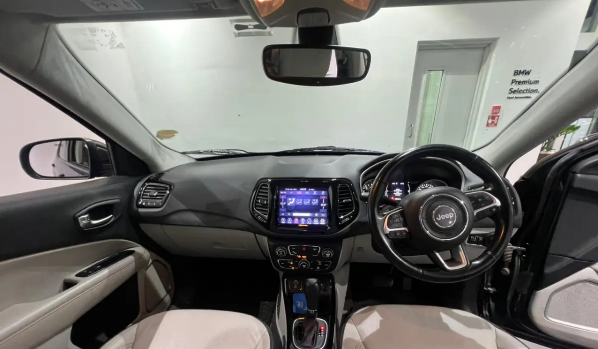 Jeep Compass Model S interior