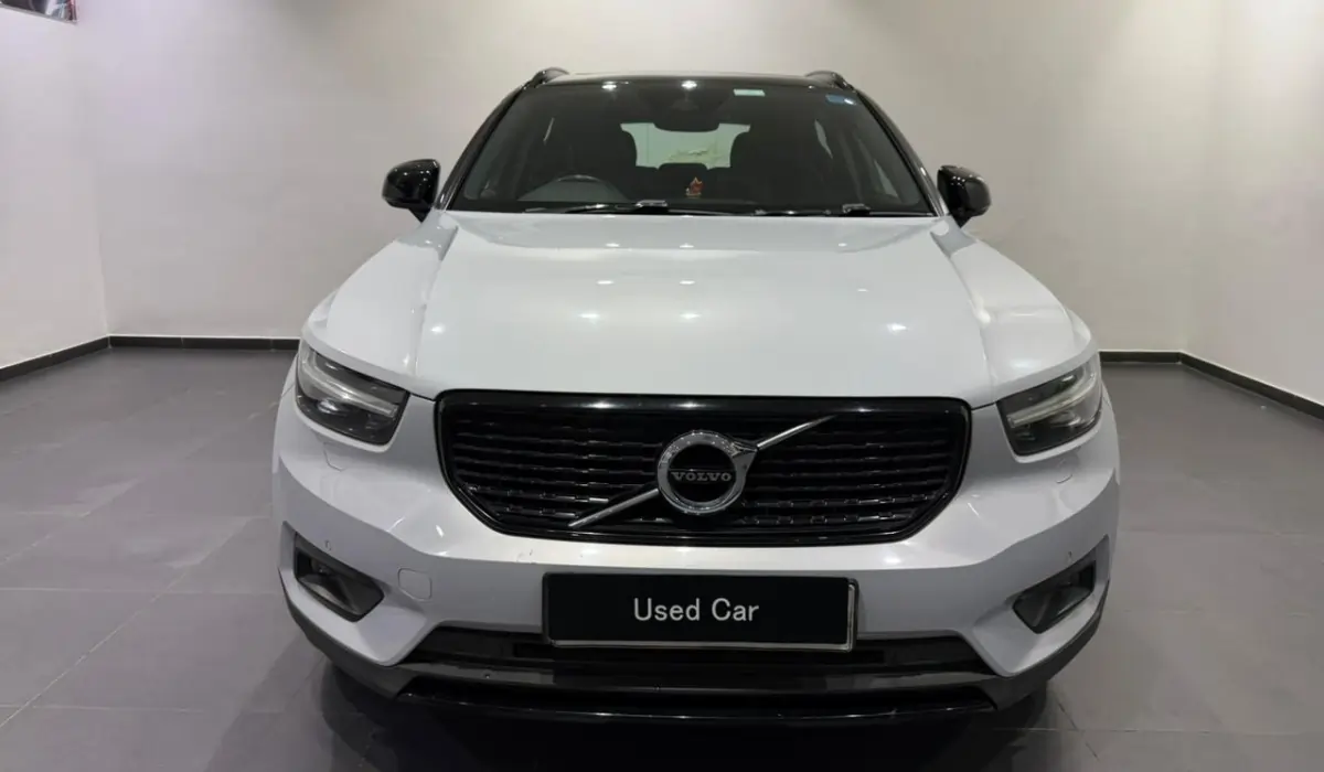 volvo xc40 t4 price