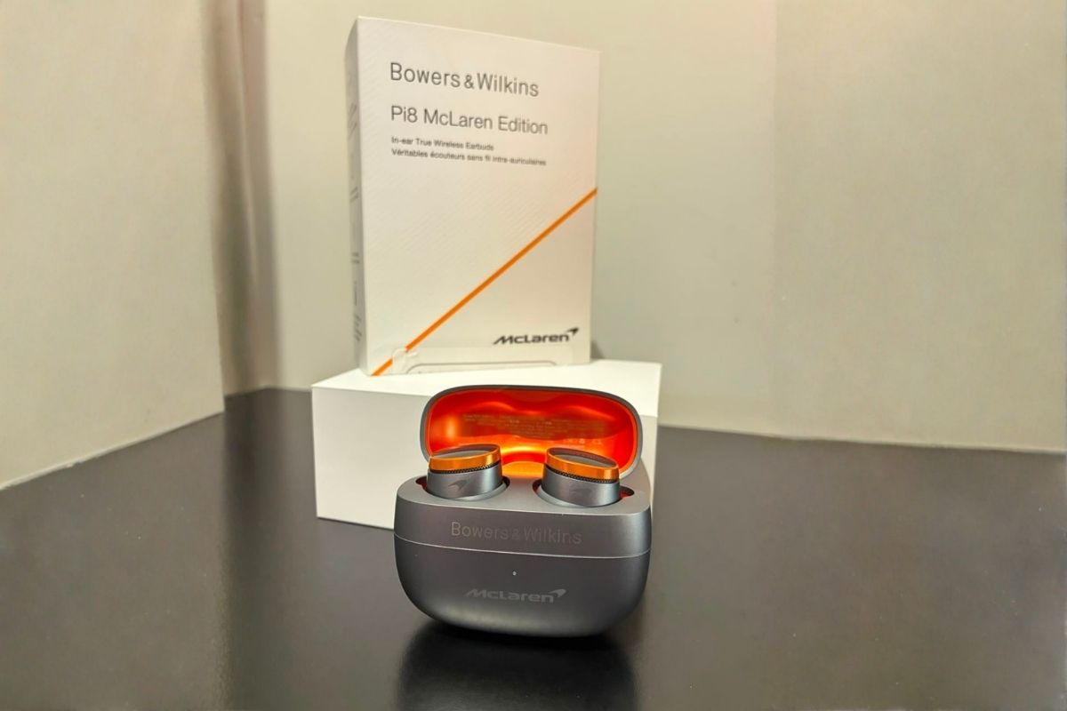 Experience premium sound with the Bowers & Wilkins Pi8 McLaren Edition Wireless Earbuds, combining exceptional audio performance with distinctive McLaren-inspired design. Crafted for comfort and everyday listening, these earbuds are perfect for travel, work and entertainment. A must-have for McLaren fans who appreciate performance, technology and style.